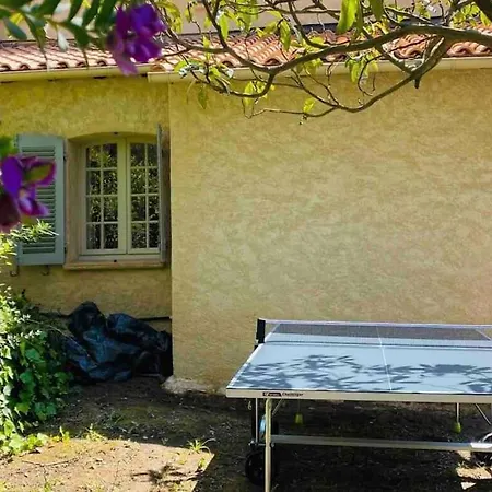 Дом отдыха Provencale Atypique A 5 M A Pied De La Сен-Рафаэль