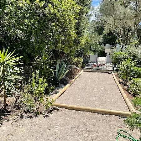 Дом отдыха Provencale Atypique A 5 M A Pied De La *